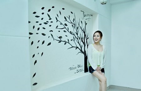 Ngắm xe sang 7 tỷ đồng và ngôi nhà đồn đoán nhiều triệu đô của nữ ca sỹ 'Đồng xanh'.