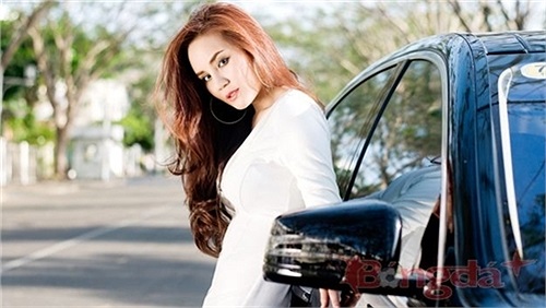 Cũng từ chiếc xe sang trọng này mà Vy Oanh được biết đến nhiều hơn trong showbiz.