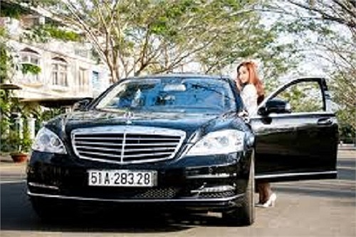 Ngoài chiếc S500 Blue Efficiency đắt đỏ, Vy Oanh còn bị đồn đoán là sở hữu ngôi nhà 5 triệu đô đắt giá.