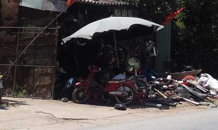 nghề “phanh thây” xe máy không cần vốn đầu tư nhiều mà việc làm quanh năm.
