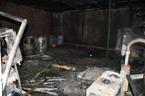 Theo chị Hồ Ngọc Oanh – quản lý một kho chứa bao bì gần đó, vào khoảng 16h50 cùng ngày, tài xế Trần Thanh Long (55 tuổi) điều khiển xe bồn tiến hành cho xe tiếp nhiên liệu cho cây xăng (tức đang bơm xăng vào hầm chứa), khi đã hoàn tất công việc thì người này thực hiện khâu đóng van. Tuy nhiên không biết nguyên nhân nào lửa xuất hiện và liếm vào tài xế Long khiến quần áo người này bị cháy. Hai nhân viên của cây xăng trong quá trình tham gia ứng cứu cũng bi lửa táp cháy xém nên bị bỏng nhẹ. Phát hiện sự việc các nhân viên của chị Oanh nhanh chóng chạy lại dùng bình chữa cháy dập lửa cho người đàn ông và hai nhân viên cây xăng. Tuy nhiên ngọn lửa phụt cháy quá nhanh đã khiến tài xế Long bị cháy toàn bộ áo quần, thân thể nạn nhân cũng bị bỏng nặng và được nhanh chóng đưa đi bệnh viện Chợ Rẫy để cấp cứu. Ngọn lửa sau khi bùng cháy đã theo đường ống dẫn xăng cháy lan vào gần khu vực xe bồn chở xăng. Rất may, tài môt nhân viên đã nhanh ý cho điều khiển xe thoát ra khỏi vùng nguy hiểm. Lực lượng PCCC H.Bình Chánh đã huy động 3 xe chữa cháy cùng hơn 20 cán bộ chiến sĩ đến hiện trường để khống chế đám cháy. Người dân và nhân viên cây xăng cũng dùng cát tại chỗ để dập lửa. Hơn 30 phút sau, đám cháy mới được dập tắt hoàn toàn. Ghi nhận tại hiện trường, vụ cháy đã làm toàn bộ khu vực hành chính và khu vực mặt hầm xăng bị thiêu rụi. Nhiều cửa kính bị vỡ vụn. Hàng chục thùng phuy, can kim loại đựng xăng dầu bị cháy đen. Chiếc xe bồn chở xăng bị cháy xém một phần. Hiện nguyên nhân vụ cháy và con số thiệt hai đang được lực lượng chức năng tiếp tục điều tra làm rõ. Một số hình ảnh từ vụ cháy: