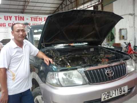 Hàng loạt xe máy hỏng vì đổ xăng: Xăng không đạt chuẩn