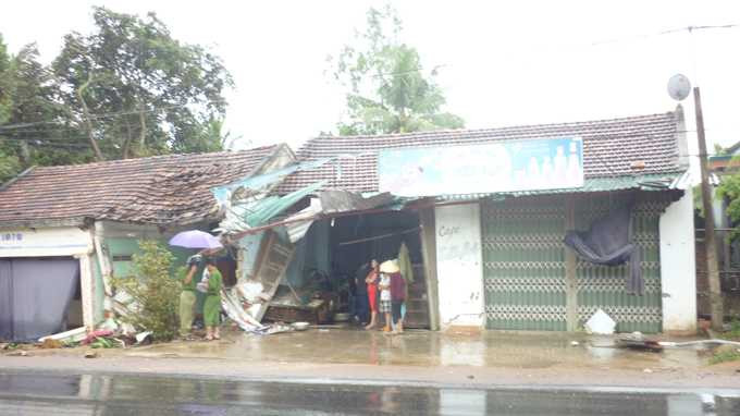 xe khách, giường ngủ, nhà dân, mất lái