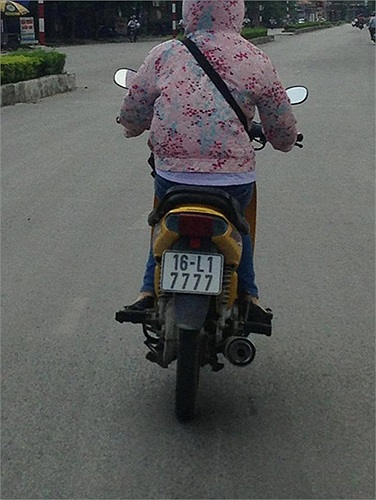 Xe Wave biển tứ quý 7.