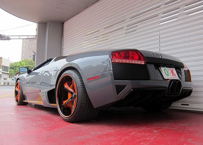 Lamborghini Murcielago LP650-4 Roadster là một trong những dòng siêu xe mạnh nhất thế giới với động cơ V12 dung tích 6.5L cho công suất 650 mã lực. 