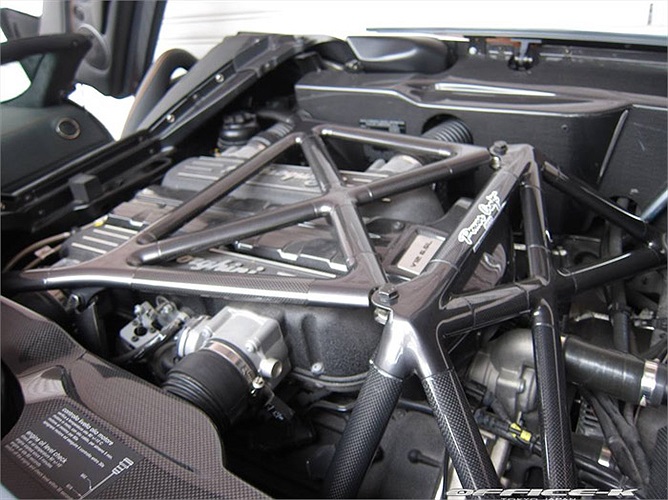 Động cơ V12 dung tích 6.5 lít được nâng cấp để tăng hiệu xuất hoạt động.