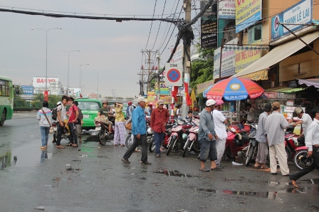 Xem cảnh người dân vật vã về Sài Gòn