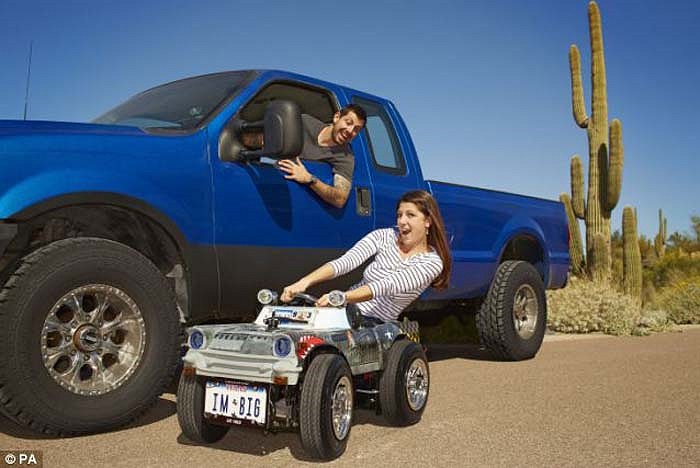 Austin Coulson ở Mỹ đã đạt kỉ lục là chiếc xe hơi nhỏ nhất thế giới với kích thước chỉ 63,5 cm chiều cao 65,41 cm chiều rộng và dài 126,47 cm.