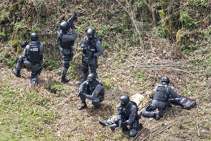 Các thành viên đội đặc nhiệm SEK của cảnh sát Đức