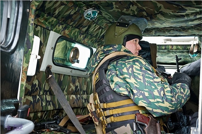 Bên trong xe bộ binh GAZ-233036 của lực lương OMOH 