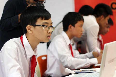 Xem học sinh thi “Toán Tiếng Anh” đầu tiên Việt Nam