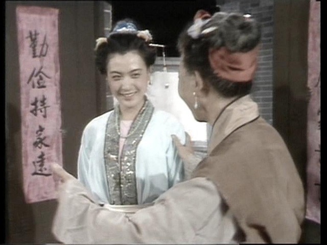 12. Phan Kim Liên do Mưu Hà thể hiện trong 'Thủy hử' phiên bản Sơn Đông 1980 được coi là giống với nguyên tác nhất.