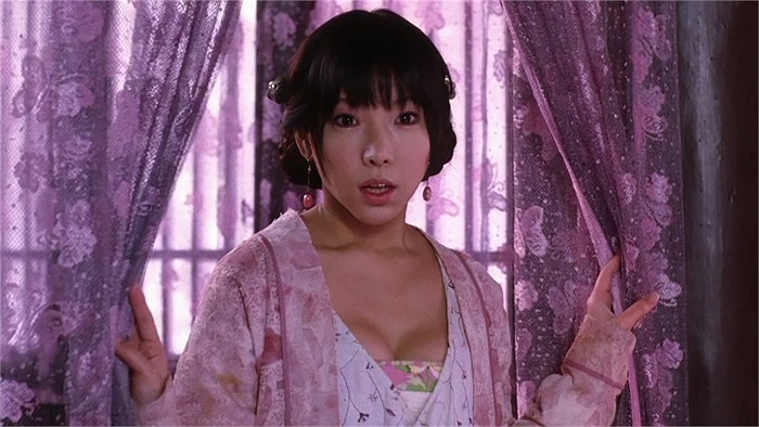 Không sở hữu gương mặt quá xinh đẹp nhưng với thân hình nóng bỏng, nữ diễn viên này cũng được đánh giá là phù hợp với vai diễn.