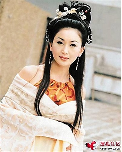 6. Phan Kim Liên của Ôn Bích Hà trong 'Mối hận Kim Bình' được bình chọn là quyến rũ nhất trong tất cả các phiên bản. 