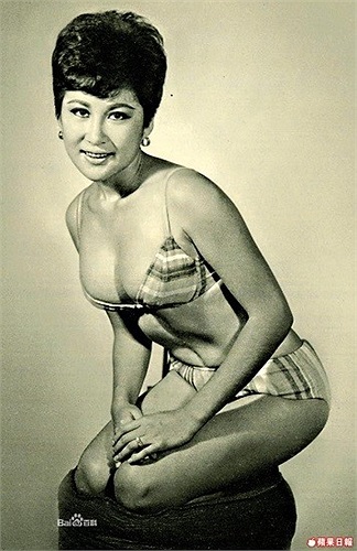 Huyền thoại võ thuật này tắt thở trên giường của nữ diễn viên Đinh Bội.