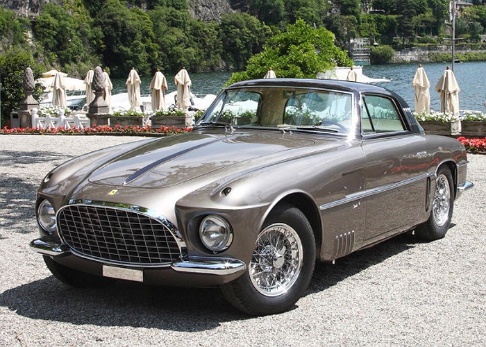Ferrari 250 GT 14-Louver Berlinetta đời 1957 có giá dự đoán từ 9 đến 11 triệu USD. Chỉ có đúng 9 chiếc xe Ferrari 250 GT 14-Louver Berlinetta được xuất xưởng trên toàn thế giới. Xe sử dụng động cơ V12, 240 mã lực tại vòng tua 7.000 vòng/phút.