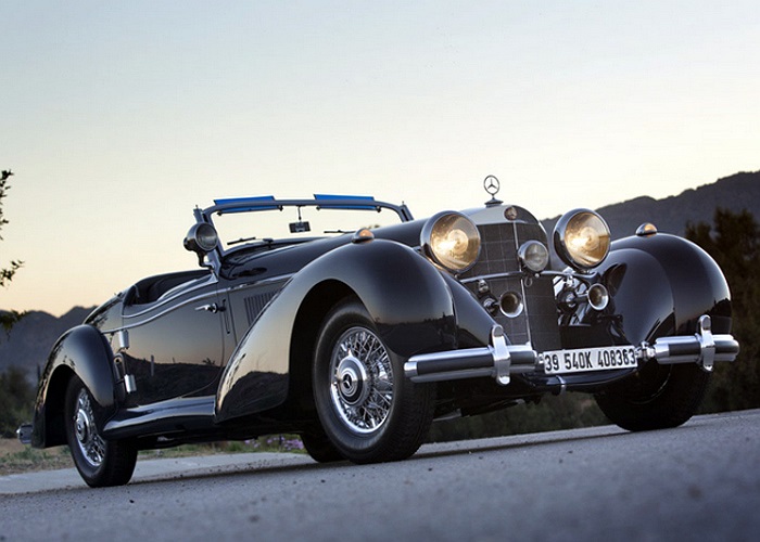 Mercedes-Benz 540K Special Roadster đời 1939 do Sindelfingen chế tác được định giá từ 8 đến 10 triệu USD. Chiếc xe cũng từng được tôn vinh tại Pebble Beach Concours d’Elegance nhờ hộp số sàn 5 cấp nguyên bản cực hiếm. 