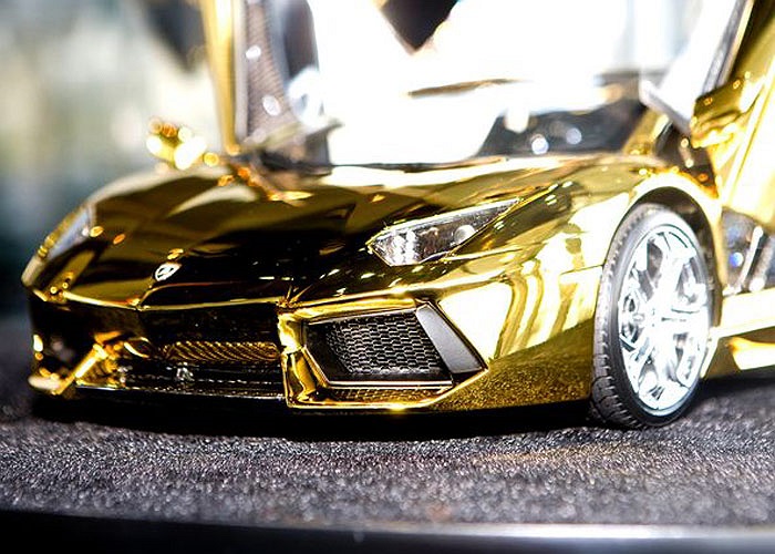 Siêu xe đồ chơi này đang được bán đấu giá với mức khởi điểm 7,5 triệu USD tại Dubai. 