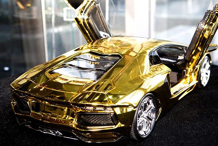 Siêu xe mô hình này hiện đang được trưng bày trong showroom của Lamborghini ở Dubai. 