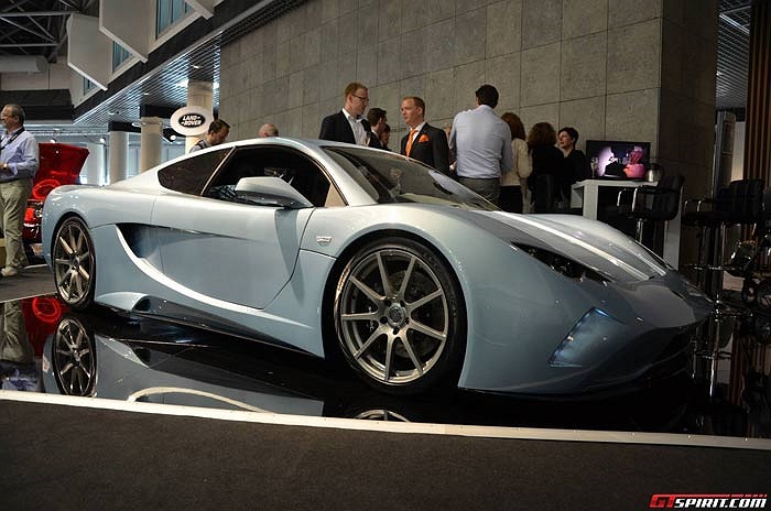 Vencer Sarthe, siêu xe hàng hiếm của Hà Lan có khung vỏ bằng sợi carbon siêu nhẹ cùng thiết kế ngoại thất độc đáo. 