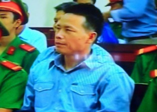 Bị cáo Đoàn Văn Vươn tại phiên tòa phúc thẩm. Ảnh chụp qua màn hình.