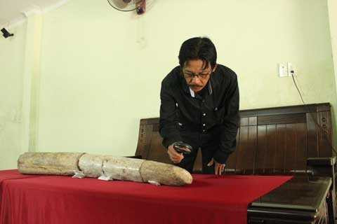 Ông Sơn và chiếc ngà voi hóa thạch