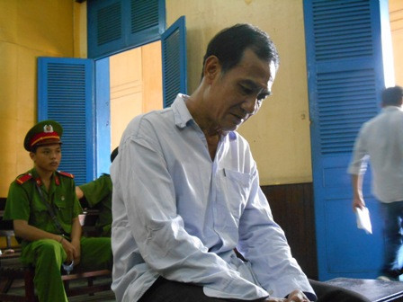 yêu râu xanh, hàng xóm, cháu bé, xử sơ thầm, đồi bại