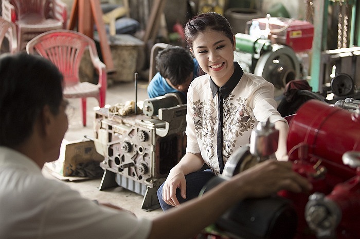 Ngắm Ngọc Hân hóa nông dân vẫn xinh đẹp và rạng rỡ.