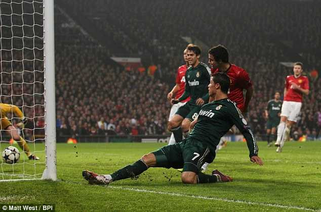 5 lí do MU phải dốc két chiêu mộ Ronaldo