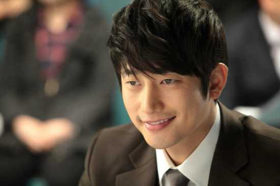 Ai giật dây scandal cưỡng bức của Park Shi Hoo?