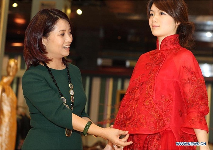 Áo cưới truyền thống được thiết kế với phong cách mới