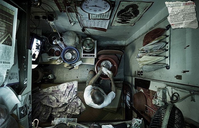 Mọi sinh hoạt đều diễn ra bên trong những 'hộp diêm' tí hon này