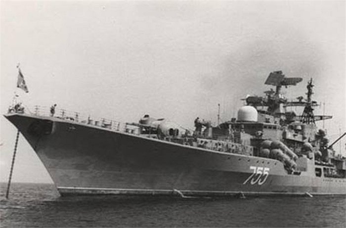 Matxcơva đã có một thỏa thuận thuê lại Cam Ranh như là một cơ sở cho hải quân Liên Xô trong vòng 25 năm để hỗ trợ các hoạt động hải quân Xô Viết ở Thái Bình Dương