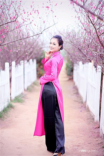 Nữ sinh xinh đẹp Trần Thị Hiên hiện đang là sinh viên Trường ĐH Kinh Doanh và Công Nghệ Hà Nội. 