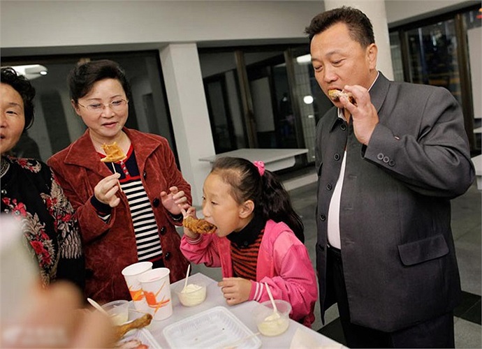 Ăn uống bên trong một công viên ở Bình Nhưỡng