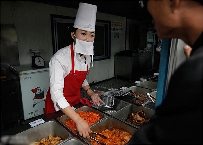 Một cửa hàng bán dưa chua truyền thống ở Bình Nhưỡng