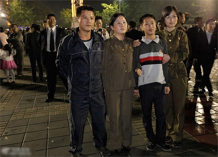 Đi chơi tối trên đường phố Bình Nhưỡng