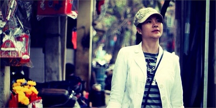 Diễn viên Kim Oanh trong hình ảnh khá bụi bặm, khỏe khoắn và năng động.