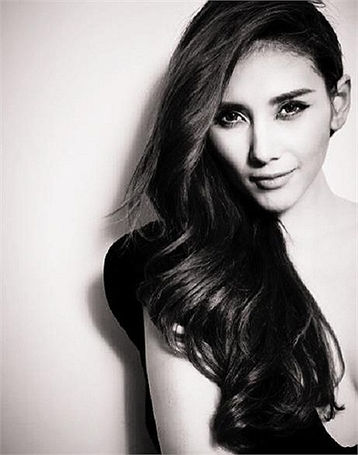 Hoàng Yến trung thành với việc ăn kiêng khắt khe để có được thân hình 'móng dính' như thế này.