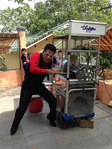 MC Thanh Bạch chuyển nghề ép nước mía?