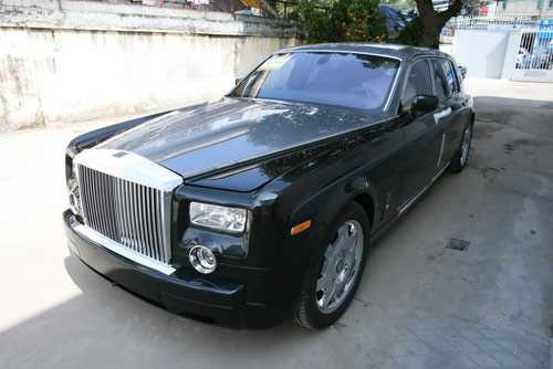 Bất thường xe siêu sang 'hồi hương'