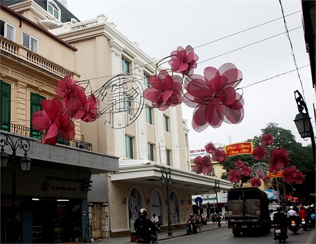 Nằm ở vị trí đắc địa của Hà Nội, trước khi được khôi phục, tu sửa, Tràng Tiền Plaza là công trình bách hóa tổng hợp Tràng Tiền mang nhiều dấu ấn, giá trị lịch sử truyền thống của Thủ đô