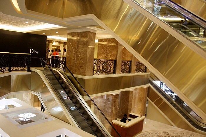  Tất cả đều được làm bằng kim loại.