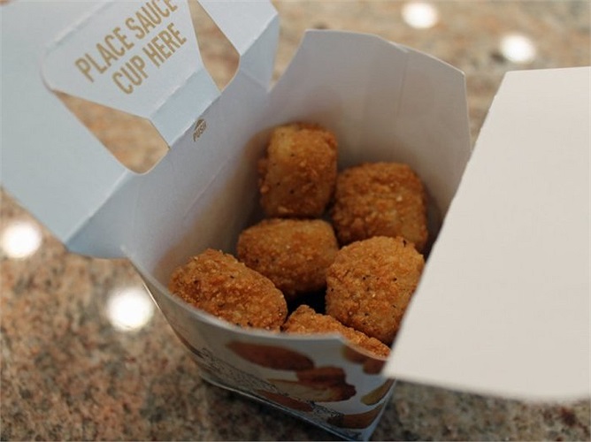 Bên trong hộp sản phẩm mới 