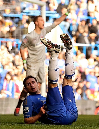 Người không phổi Lampard có 33 triệu bảng