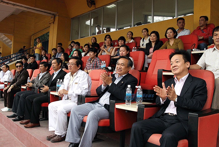 Lãnh đạo VFF đến dự khán