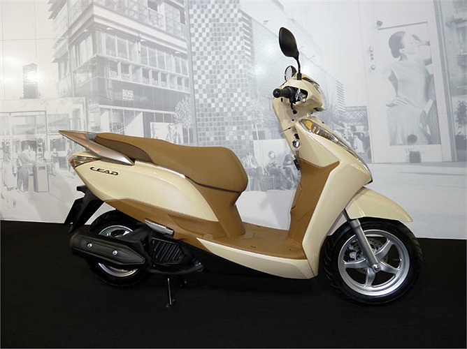 So với phiên bản 110 phân khối, Lead 125 có khá nhiều sự thay đổi về thiết kế ngoại thất.