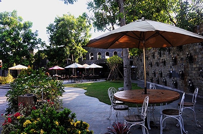 Góc thưởng ngoạn cà phê dành cho gia đình và khách thư giãn.