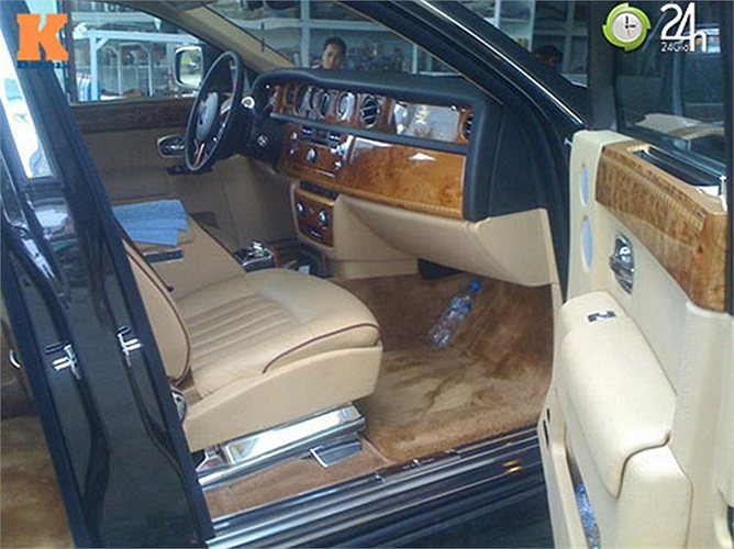 Salon sang trọng với những họa tiết rồng được khắc cầu kỳ