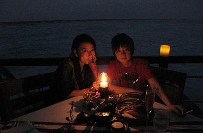 Không chỉ sở hữu nhiều món đồ xa xỉ mà lúc nào cũng có người đẹp bên cạnh